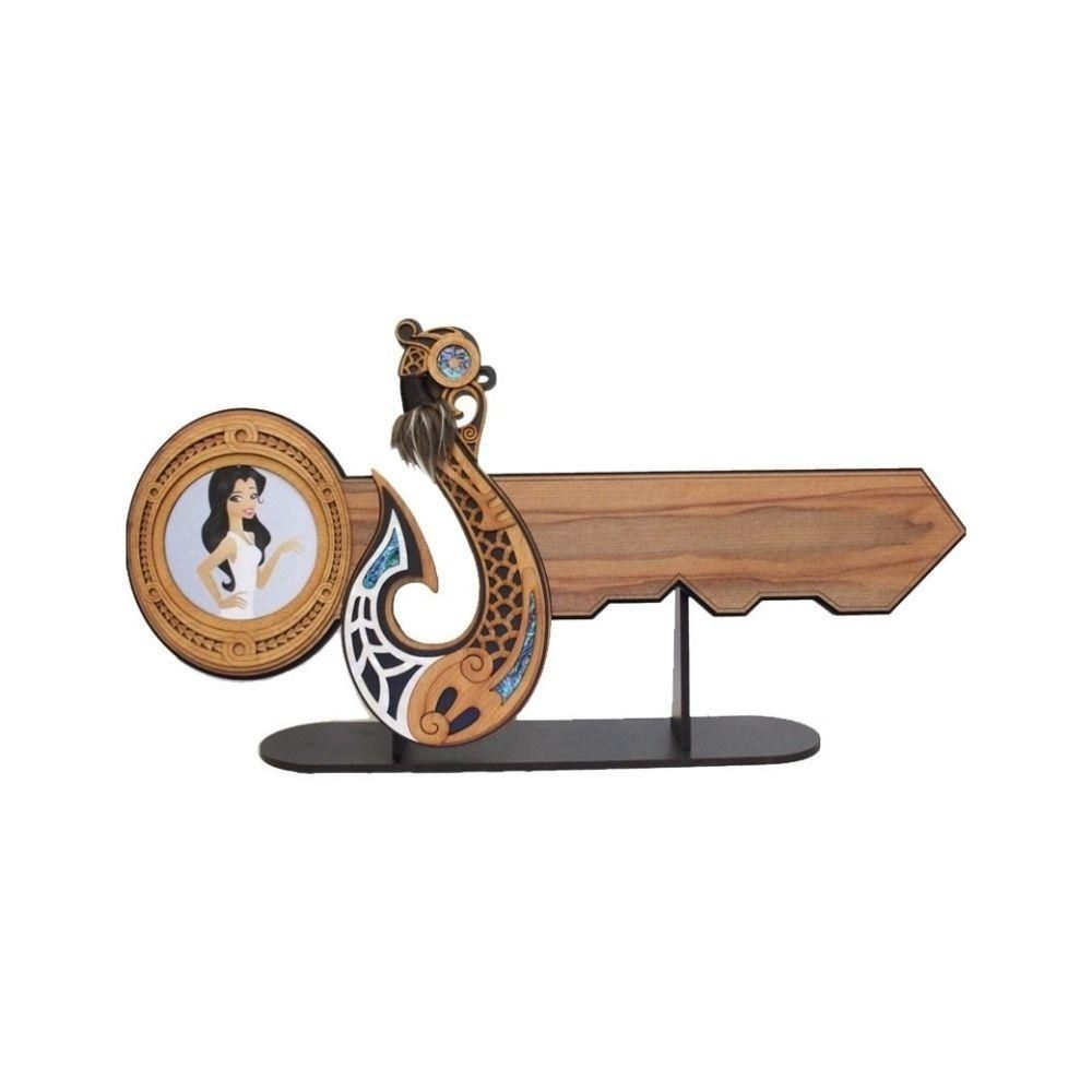 The Fishhook of Maui 21st & Celebration Key